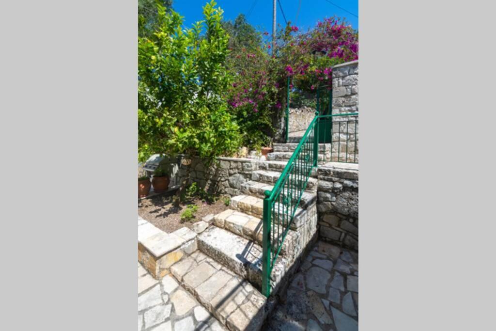 Thanos Cottage Vlachopoulatika Exterior photo